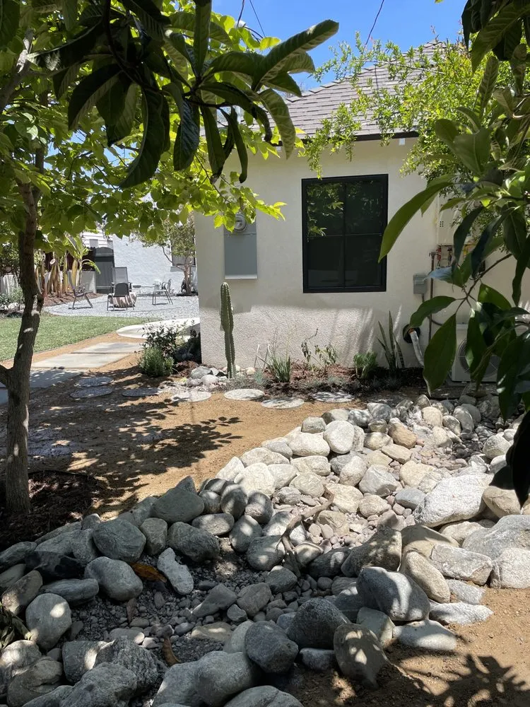 Professional outdoor landscaping experts serving Long Beach, CA - Heyvern Landscapes