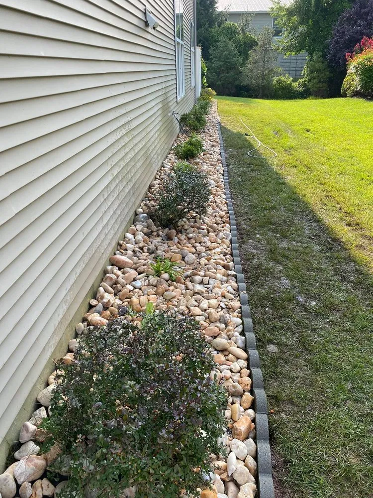 Custom yard maintenance in Edison, NJ by HF Landscaping