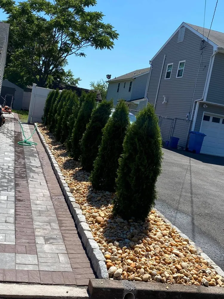 Custom yard maintenance experts serving Edison, NJ - HF Landscaping
