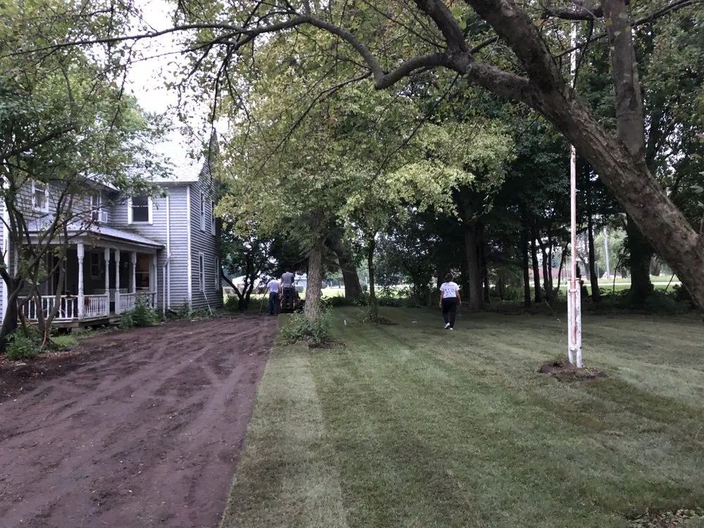Local residential landscaping in Elburn, IL - HGTS