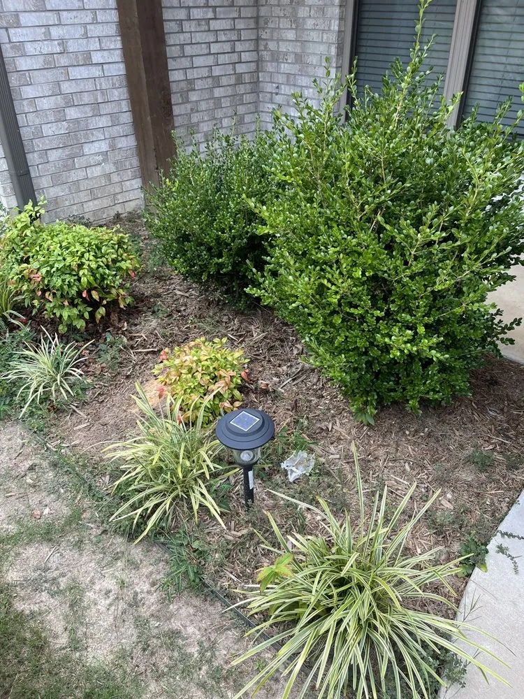 Expert garden landscaping experts serving Bryant, AR - HH Fencing