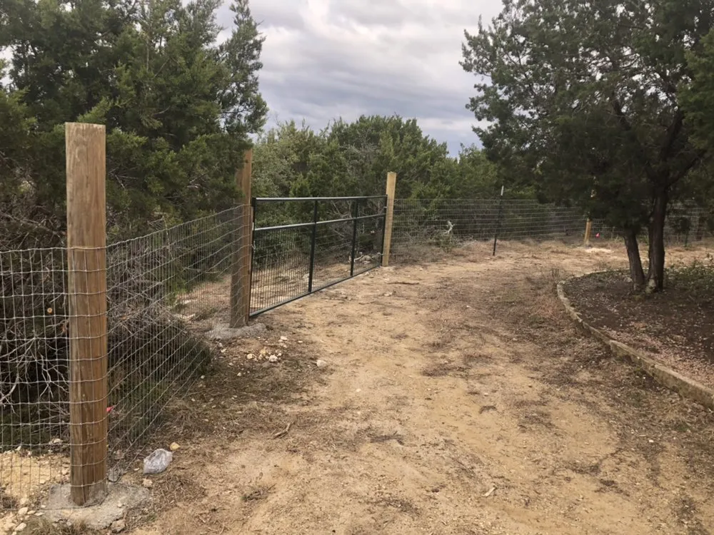 Top-rated yard maintenance in Georgetown, TX by H&H Fencing