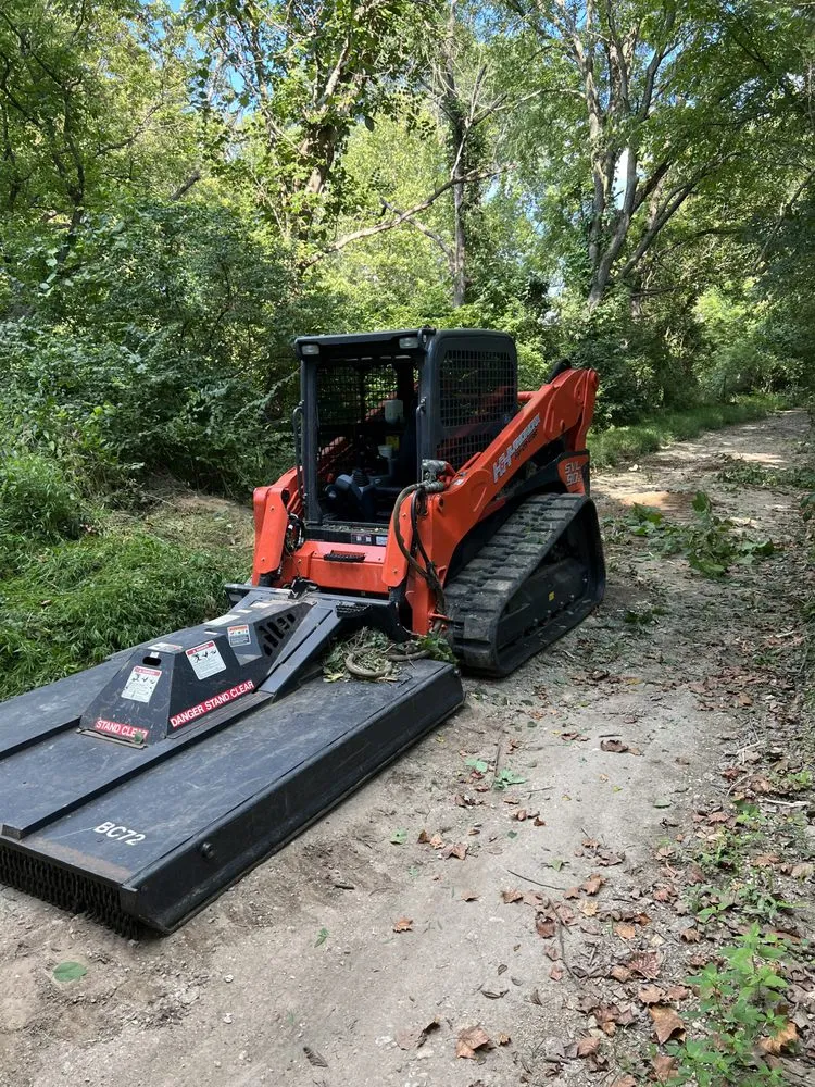 Trusted outdoor landscaping for outdoor upgrades in Jerseyville, IL by H&H Landworx