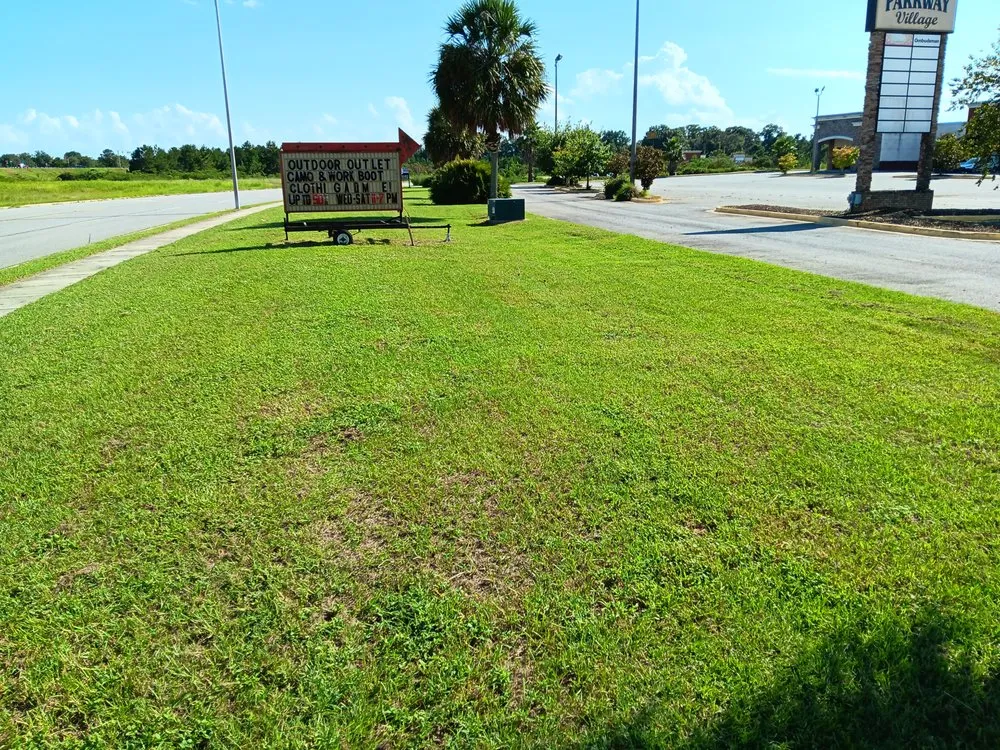 Custom outdoor landscaping in Cordele, GA - H&H Lawn Service