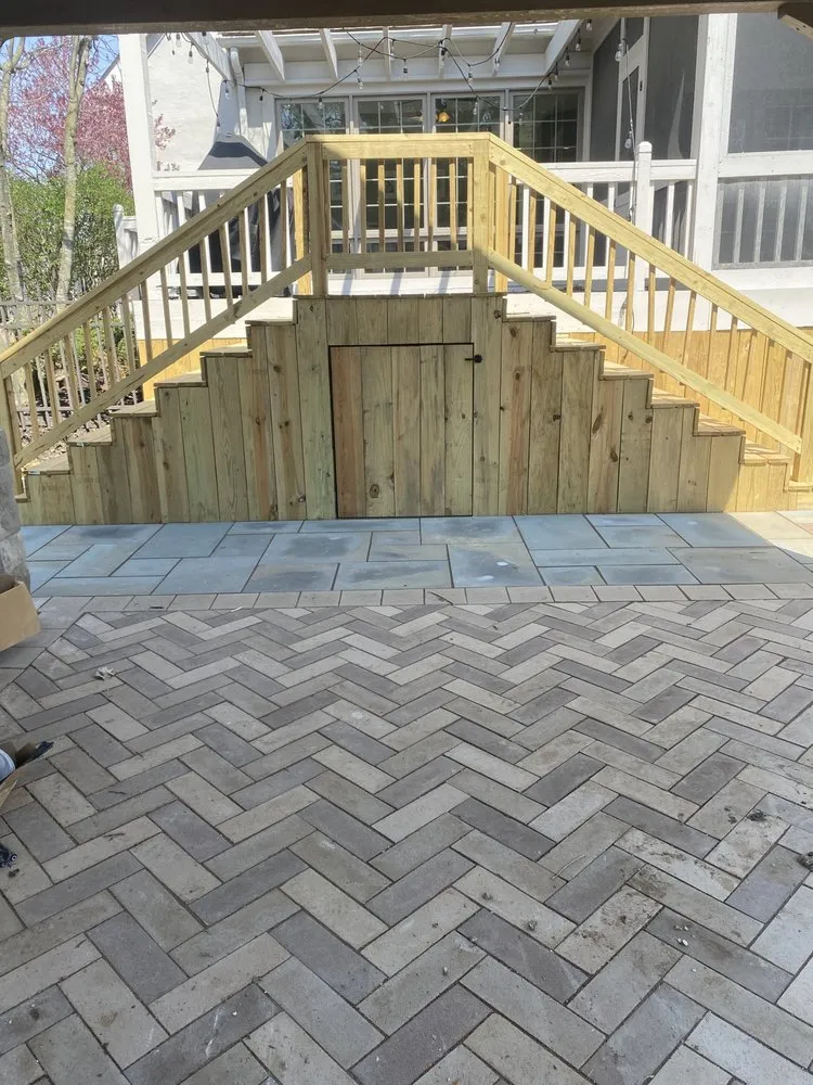 Expert yard maintenance in Pataskala, OH by H&H Outdoor Living