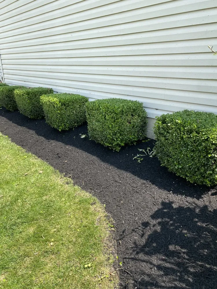 Reliable yard maintenance experts serving Pataskala, OH - H&H Outdoor Living