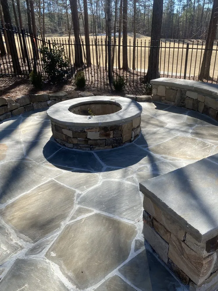 Reliable yard maintenance in Norcross, GA by H&H Universal Landscape