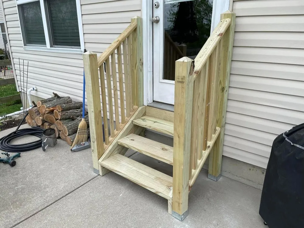 Reliable lawn care service experts serving Crestwood, KY - HHH Services