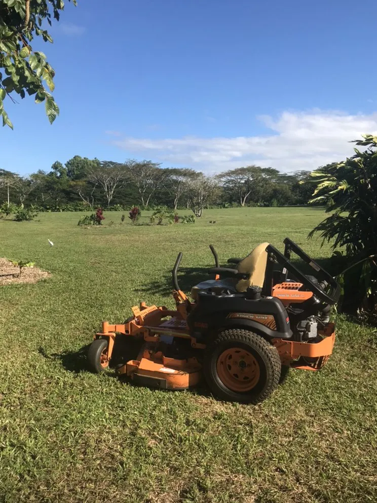 Reliable lawn mowing service in Haiku, HI by Hi Mowng