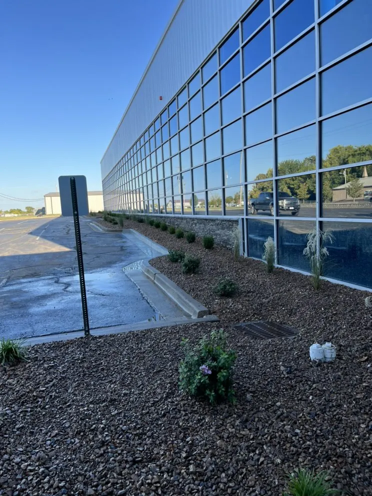 Top-rated landscape installation in Webb City, MO by Hickman Services