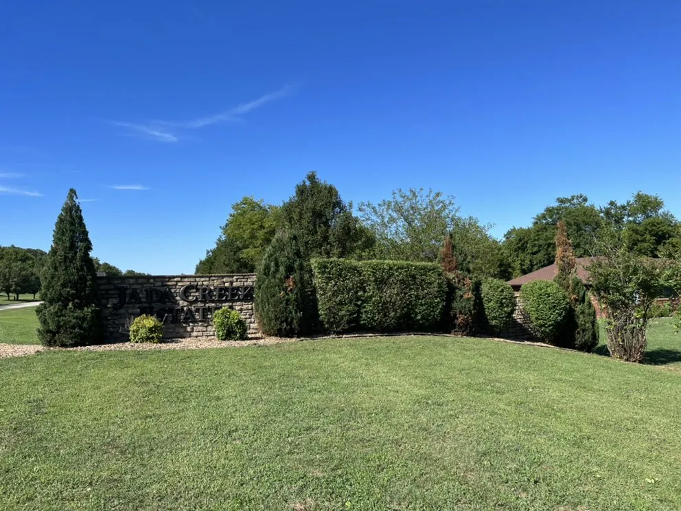 Reliable lawn care service for beautiful yards across Webb City, MO - Hickman Services