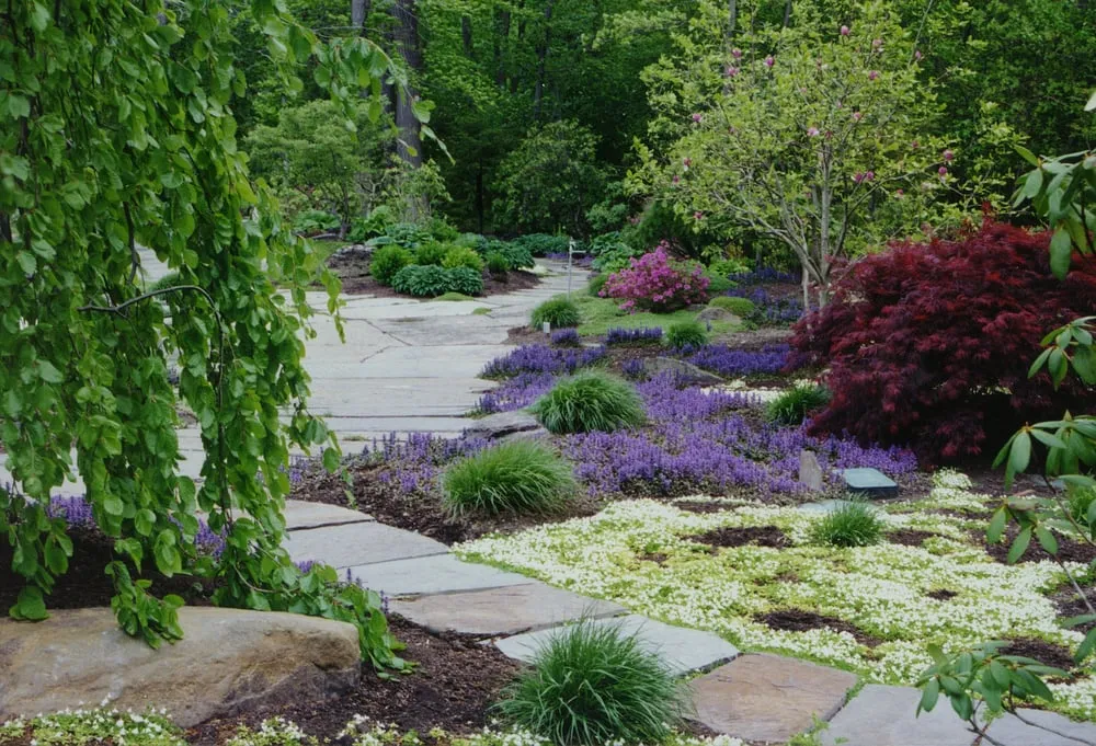 Professional garden landscaping experts serving Tuxedo, NY - Hickory Hollow Landscapers Ltd.