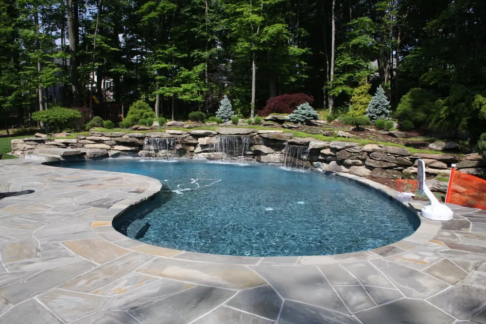 Top-rated yard maintenance experts serving Tuxedo, NY - Hickory Hollow Landscapers Ltd.