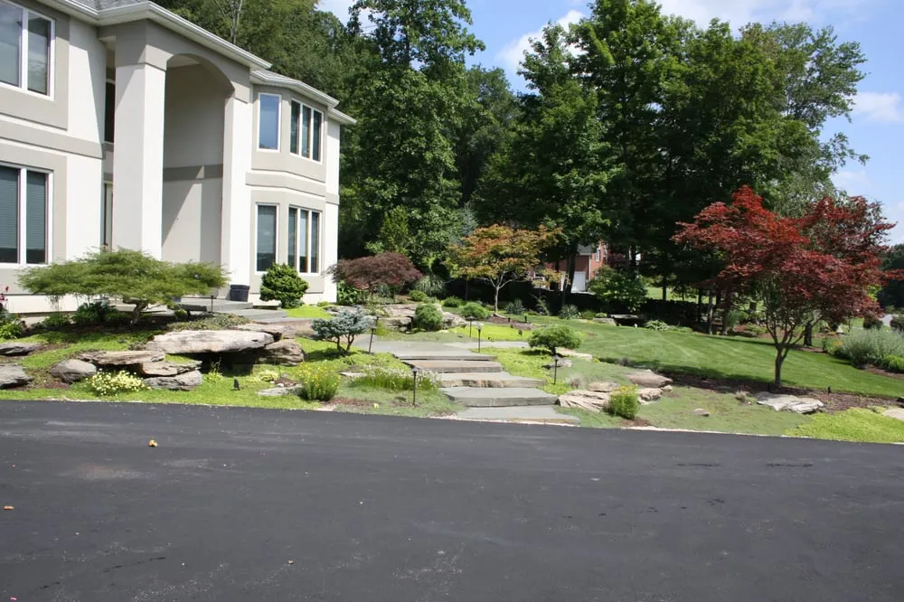 Local lawn care service in Tuxedo, NY - Hickory Hollow Landscapers Ltd.
