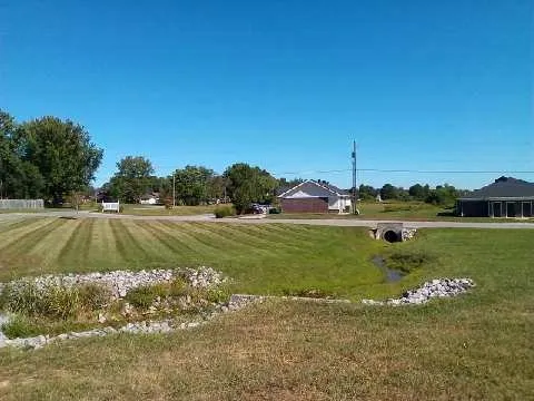 Expert lawn care service with custom design across Franklin, KY - Hickory Lawncare & Landscaping