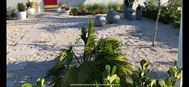 Custom lawn care service experts serving West Palm, FL - Hicks Landscaping Inc