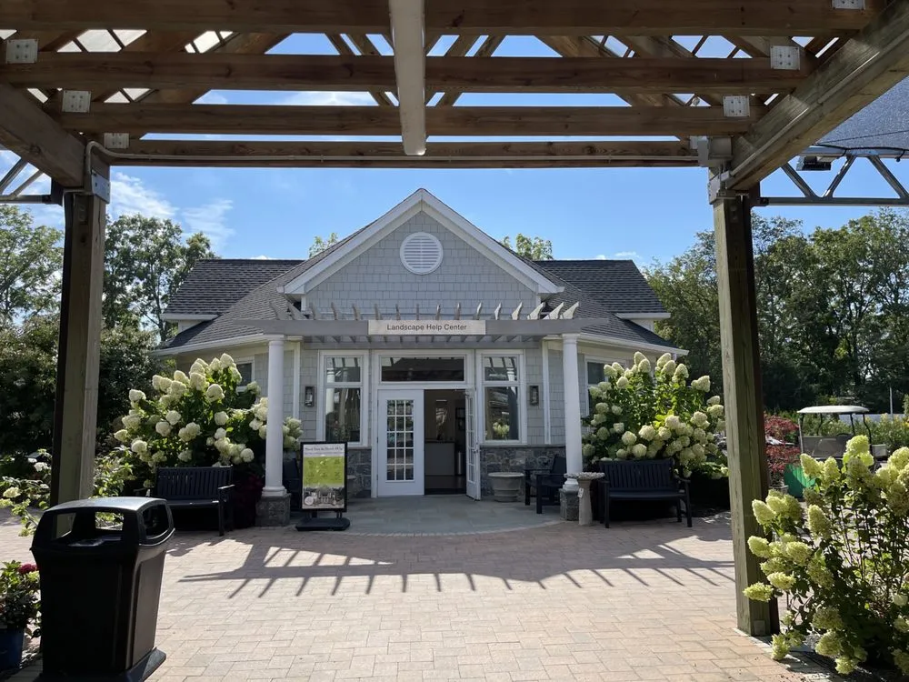 Reliable yard cleanup service in Westbury, NY - Hicks Nurseries