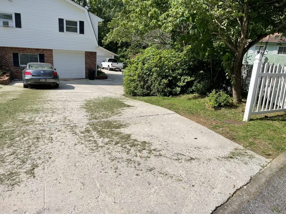 Custom lawn mowing service with custom design across Morrow, GA - Hidden Green Leaves