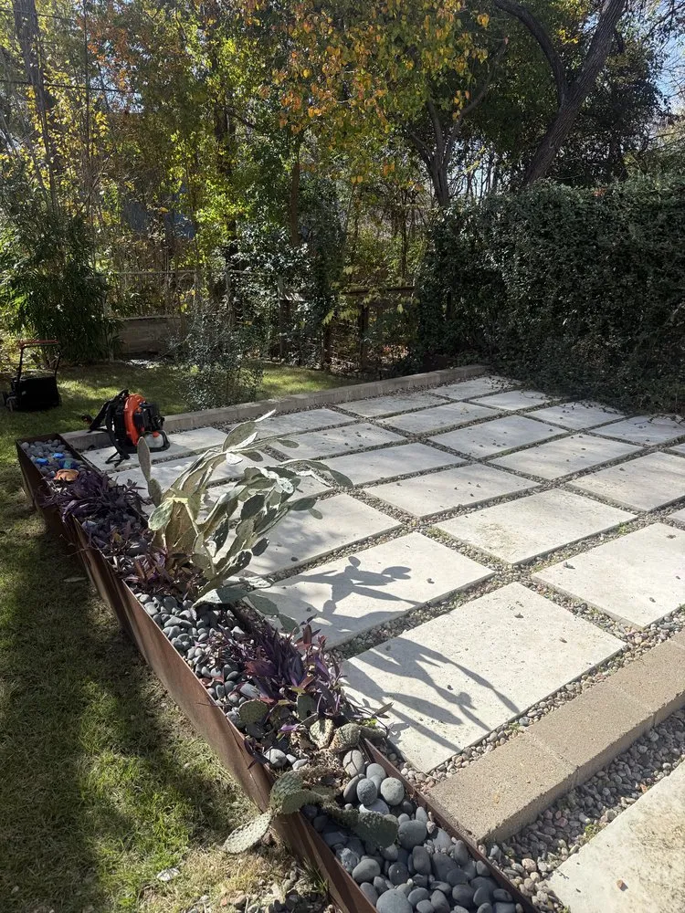 Expert outdoor landscaping in Austin, TX - Hidef Lawncare and Power Washing