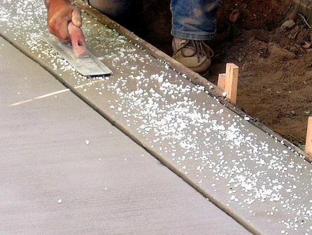 Top-rated lawn mowing service near you in Lochbuie, CO by Hidrocalidad Concrete & Groundskeeping