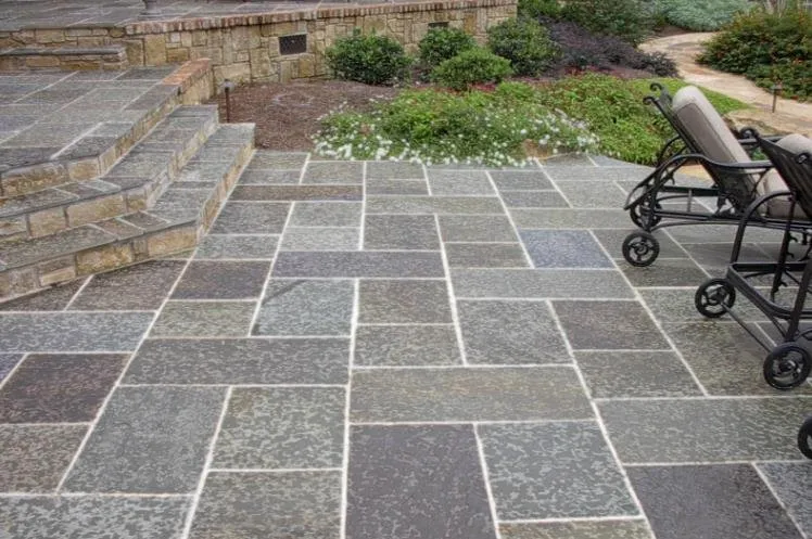 Reliable yard maintenance for residential properties in Lochbuie, CO by Hidrocalidad Concrete & Groundskeeping