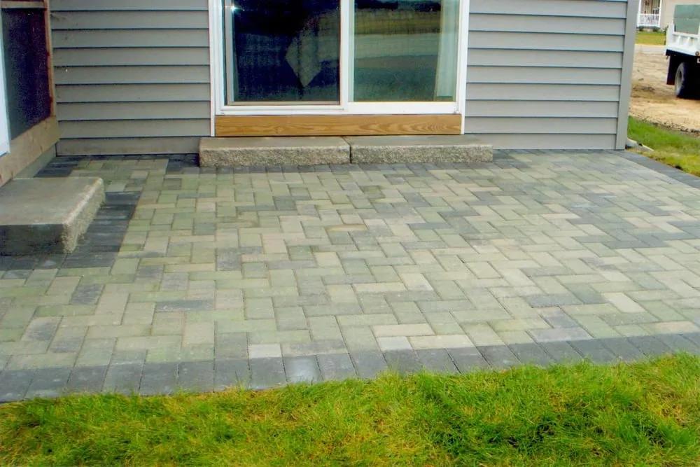 Expert garden landscaping in Grayslake, IL by Hidrogo Landscaping