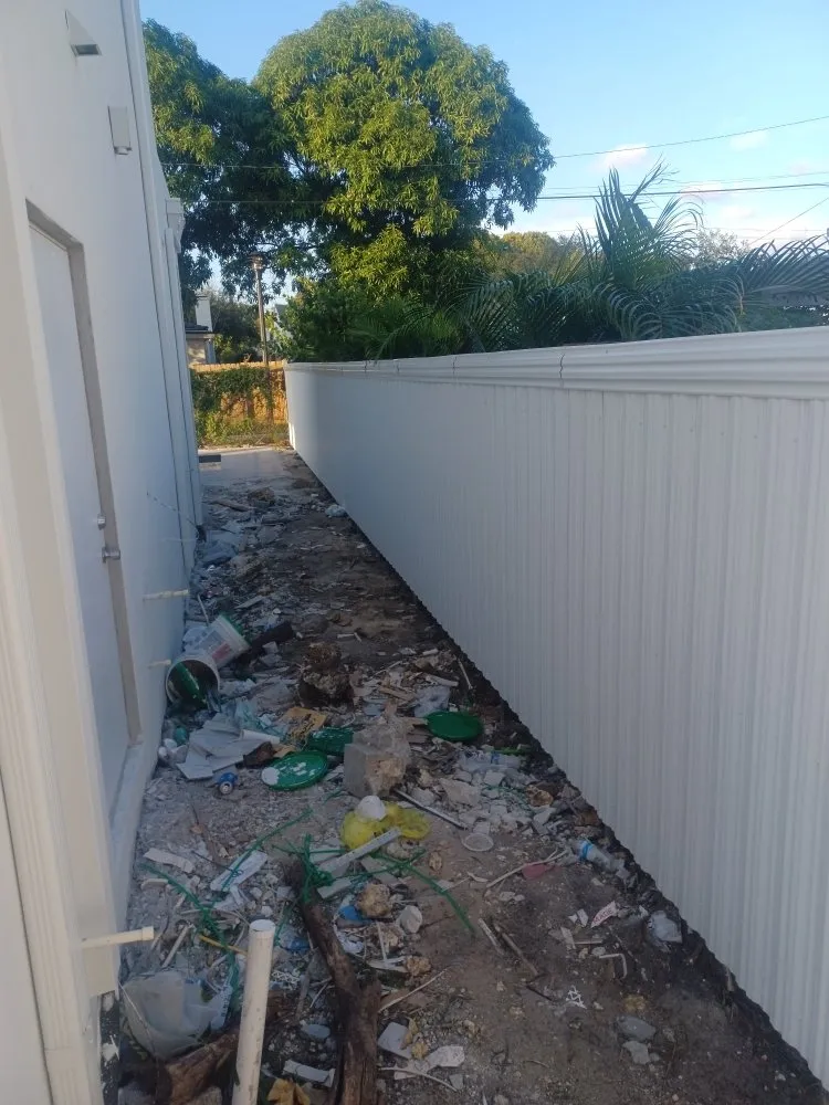 Professional landscape design for residential properties in Miami, FL by Hiedra Landscaping Service