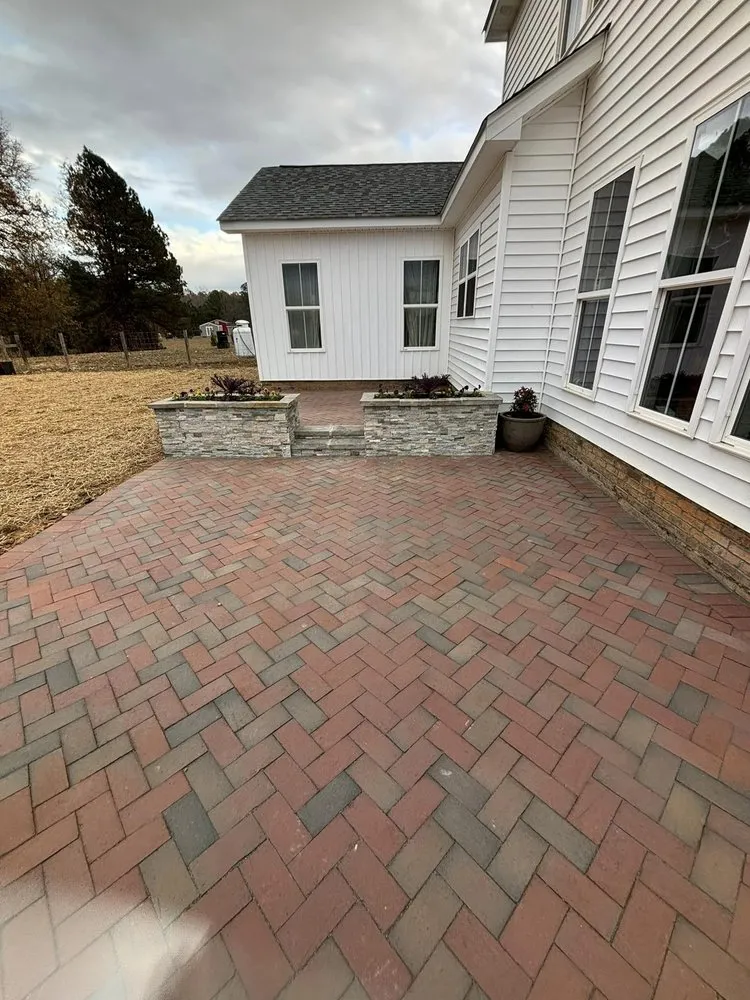 Reliable yard maintenance in Four Oaks, NC - Higgins Lawn N Landscape Service