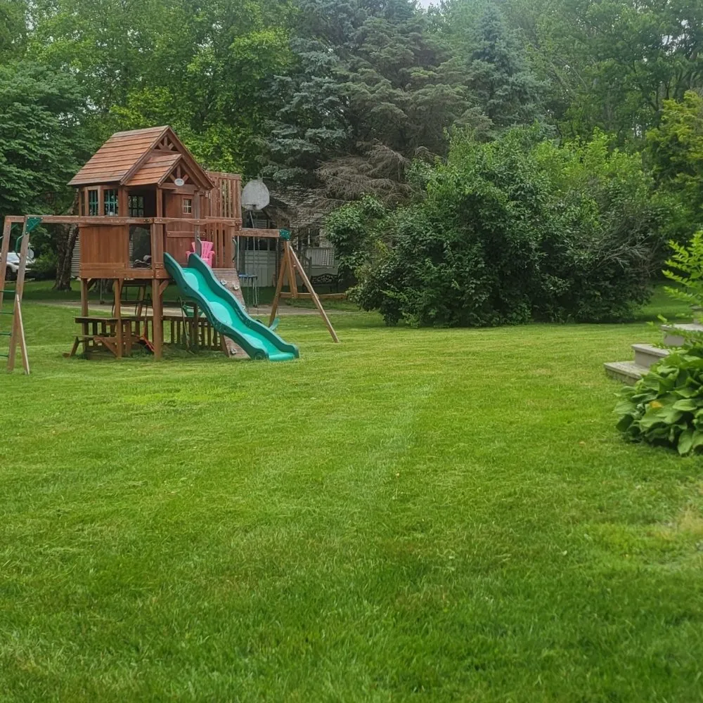 Custom residential landscaping for residential properties in Grove City, OH by High 5 landscaping