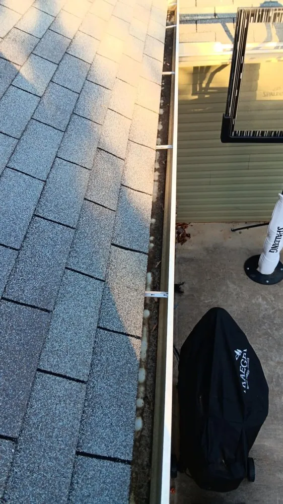 Local yard cleanup service for year-round maintenance in Dandridge, TN by High Grade Lawn Care