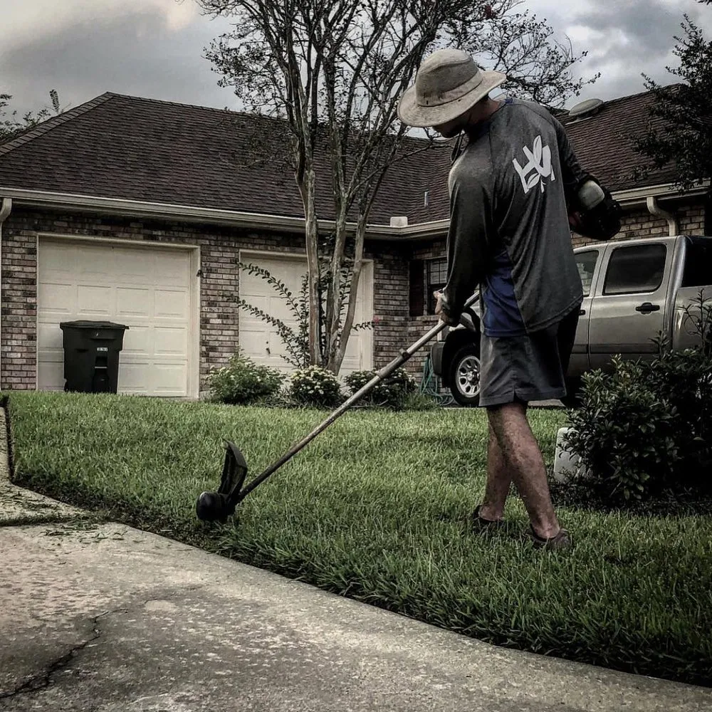 Trusted yard maintenance for year-round maintenance in Lake Charles, LA by High Maintenance