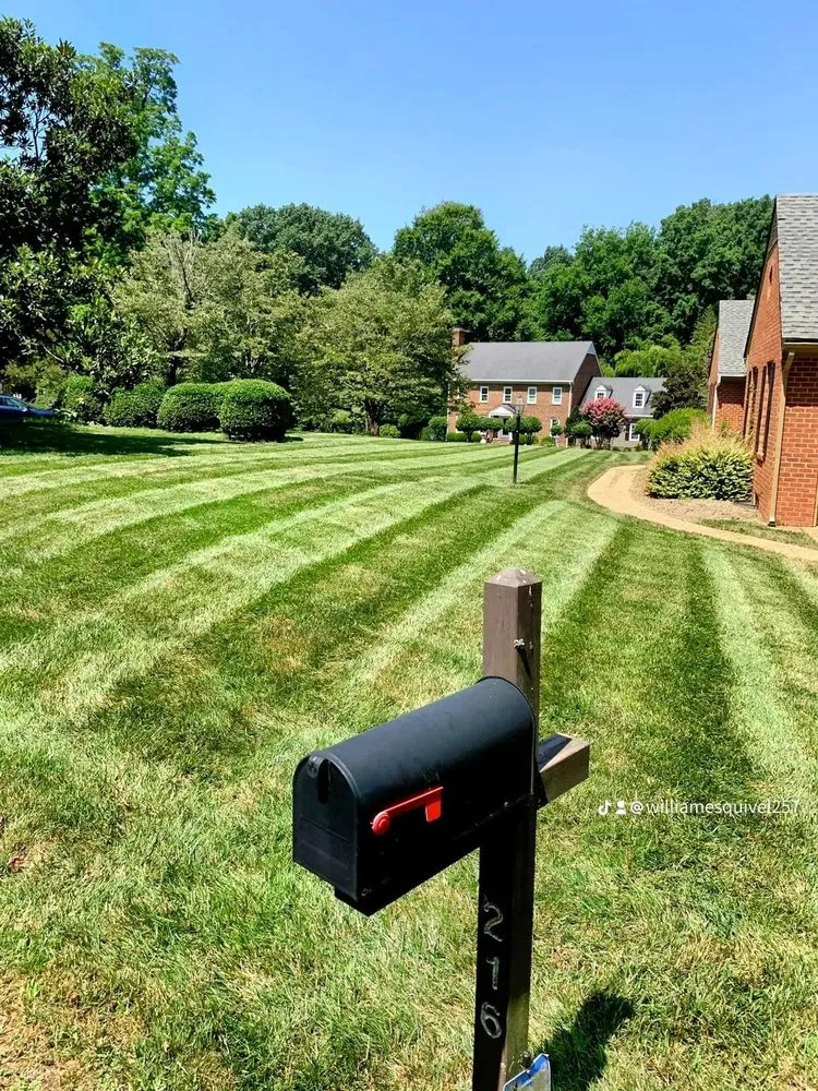 Affordable residential landscaping in Williamsburg, VA by High Quality Landscaping Service