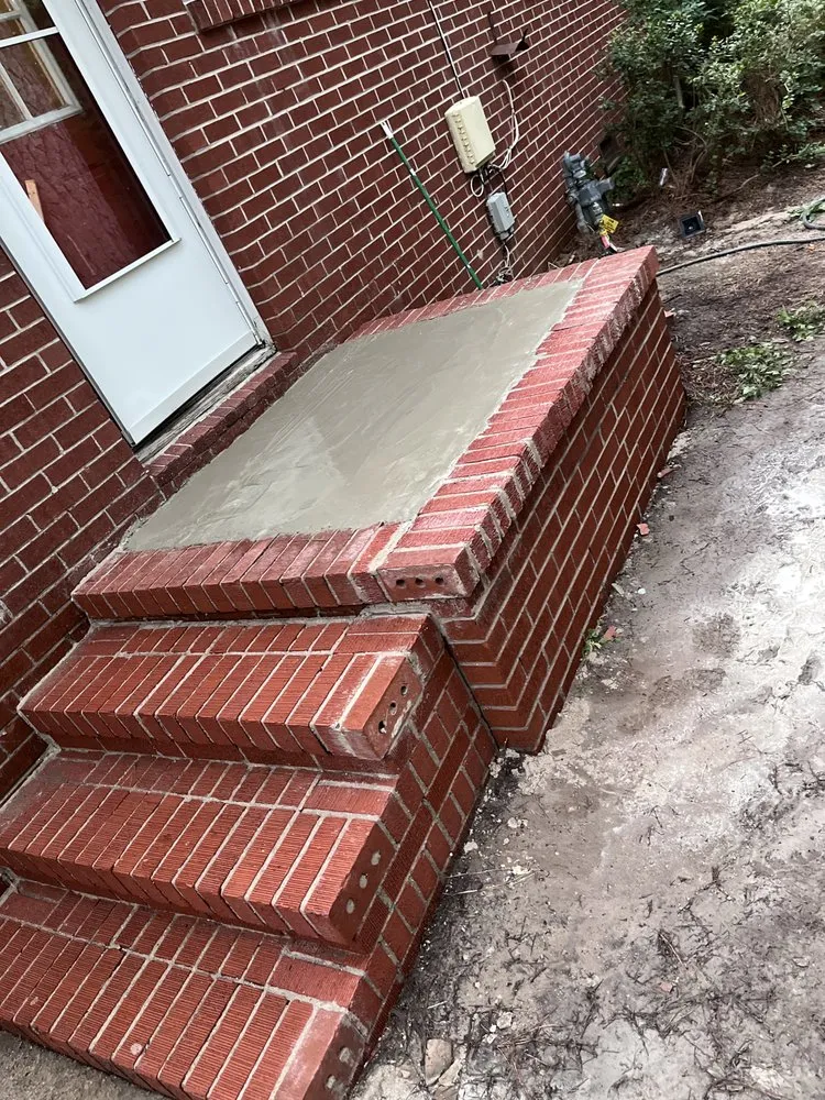 Expert yard maintenance experts serving Williamsburg, VA - High Quality Landscaping Service