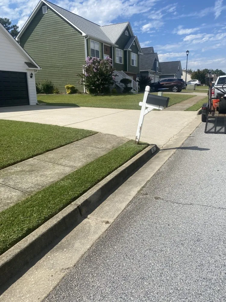 Reliable residential landscaping for residential properties in Fayetteville, GA by High Quality Lawn Maintenance