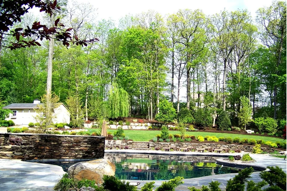 Local yard cleanup service in Branchburg, NJ by High Tech Landscapes