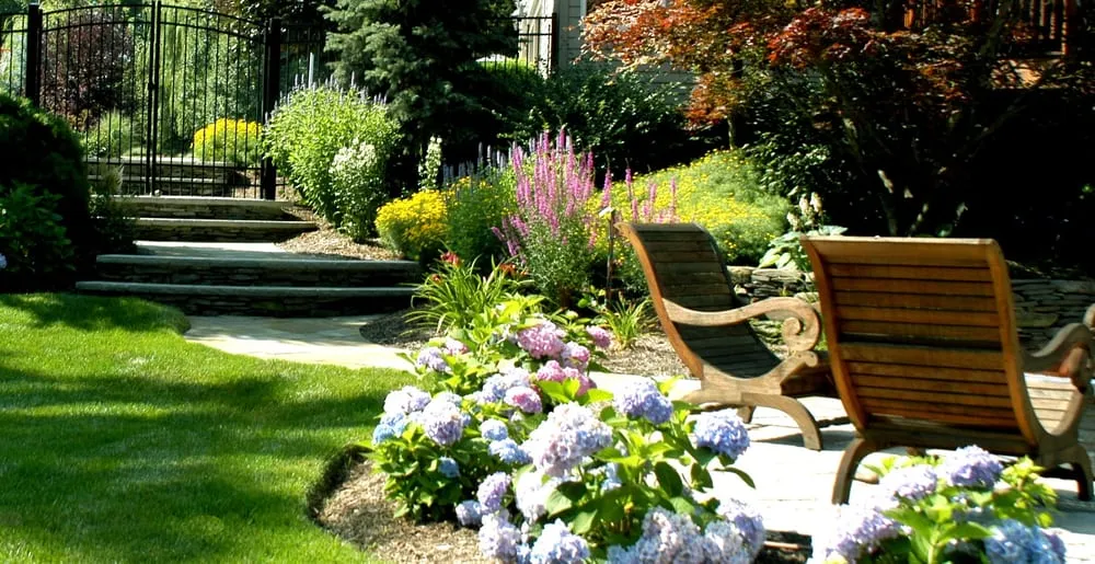 Professional yard cleanup service in Branchburg, NJ - High Tech Landscapes