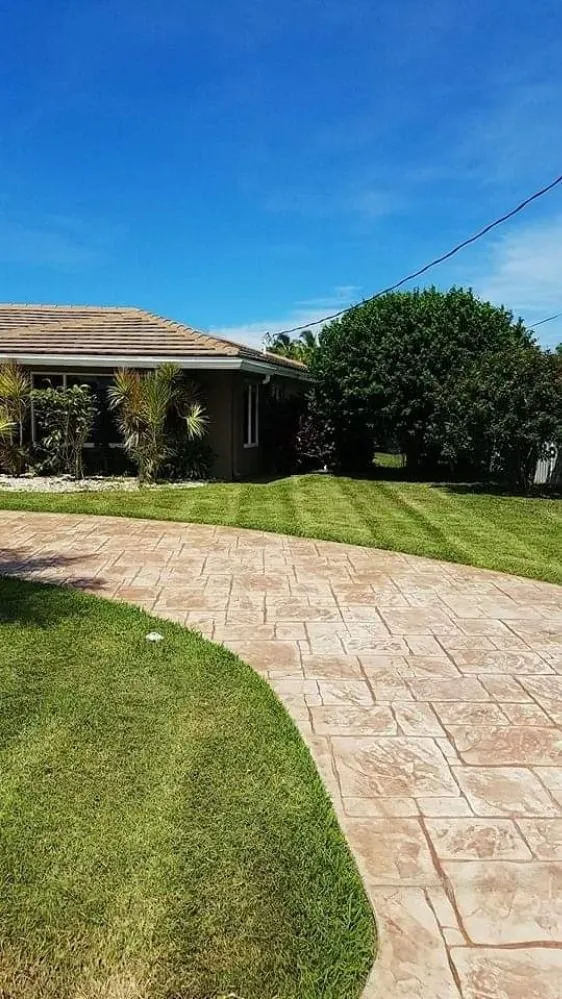 Expert landscaping services in Cape Coral, FL - High Tide Lawns