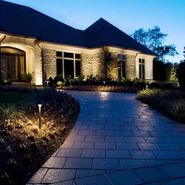 Custom yard maintenance for beautiful yards across Dallas, TX - Higher Ground Lawn Care & Lighting