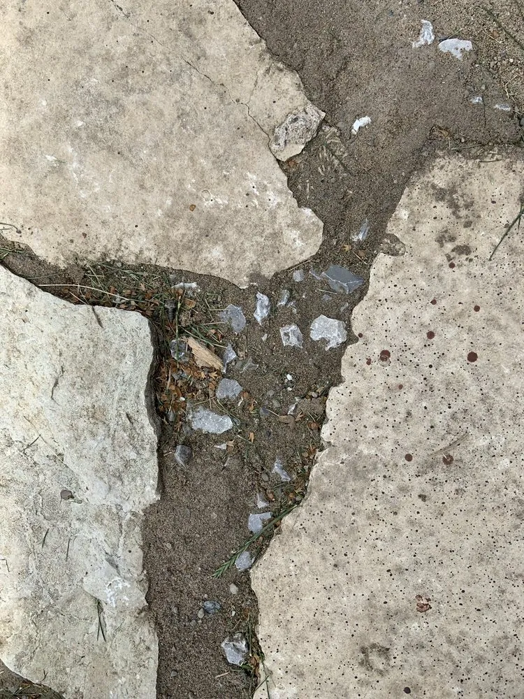 Custom yard cleanup service for homes in Davenport, IA by HighPointe Lawns