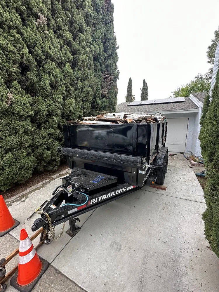 Affordable yard cleanup service experts serving Oxnard, CA - Higos lawncare by Saul Lopez