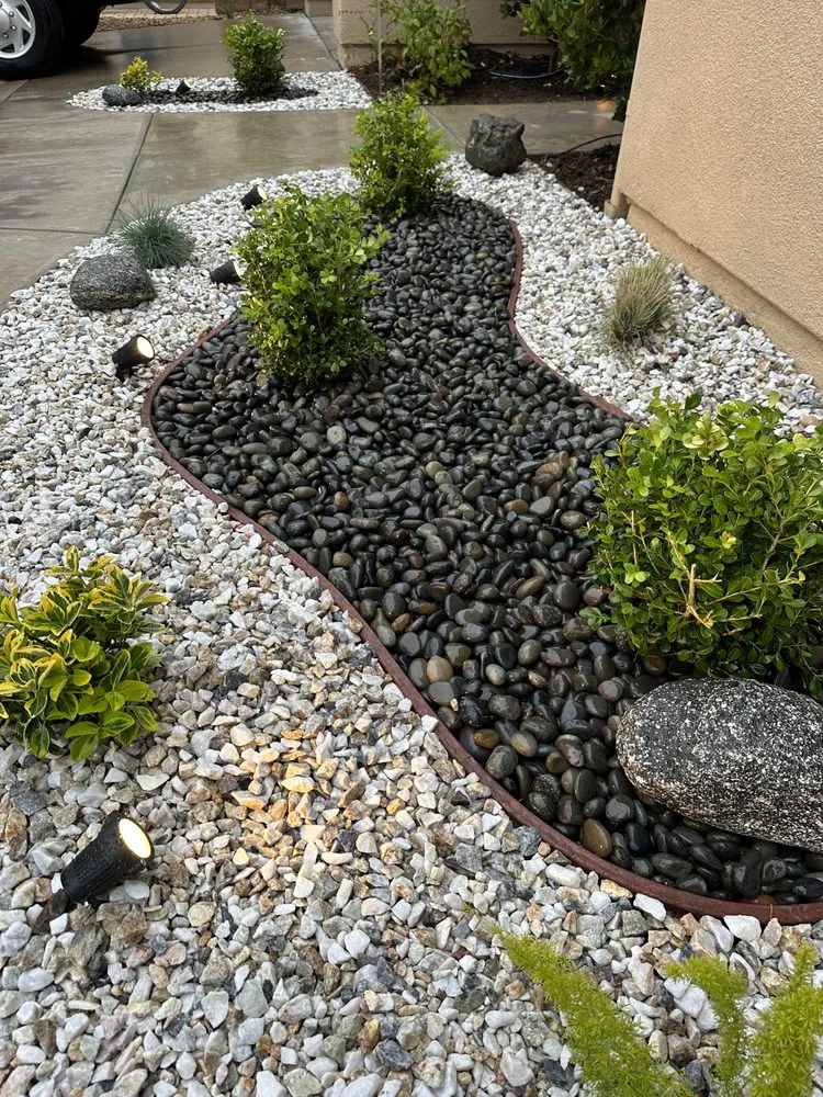Custom landscaping services for homes in Oxnard, CA by Higos lawncare by Saul Lopez