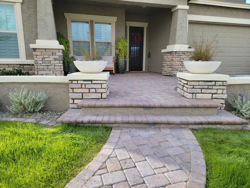 Expert residential landscaping in Phoenix, AZ by Higueras Hardscape