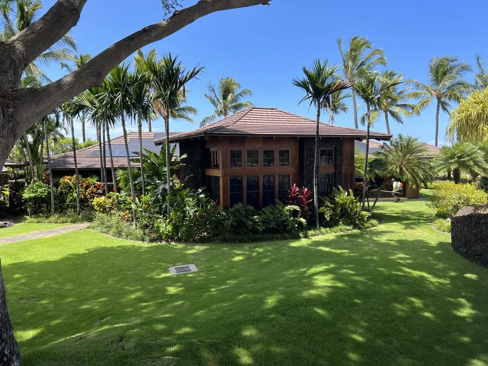 Trusted lawn mowing service experts serving Kailua-Kona, HI - HIL Maintenance
