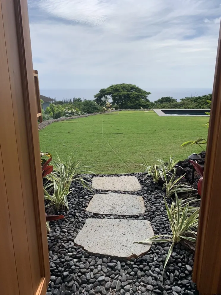 Reliable lawn care service near you in Kailua-Kona, HI by HIL Maintenance