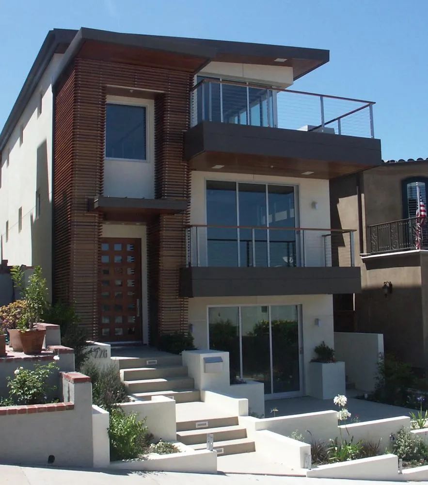 Top-rated lawn care service experts serving Manhattan Beach, CA - Hill Construction