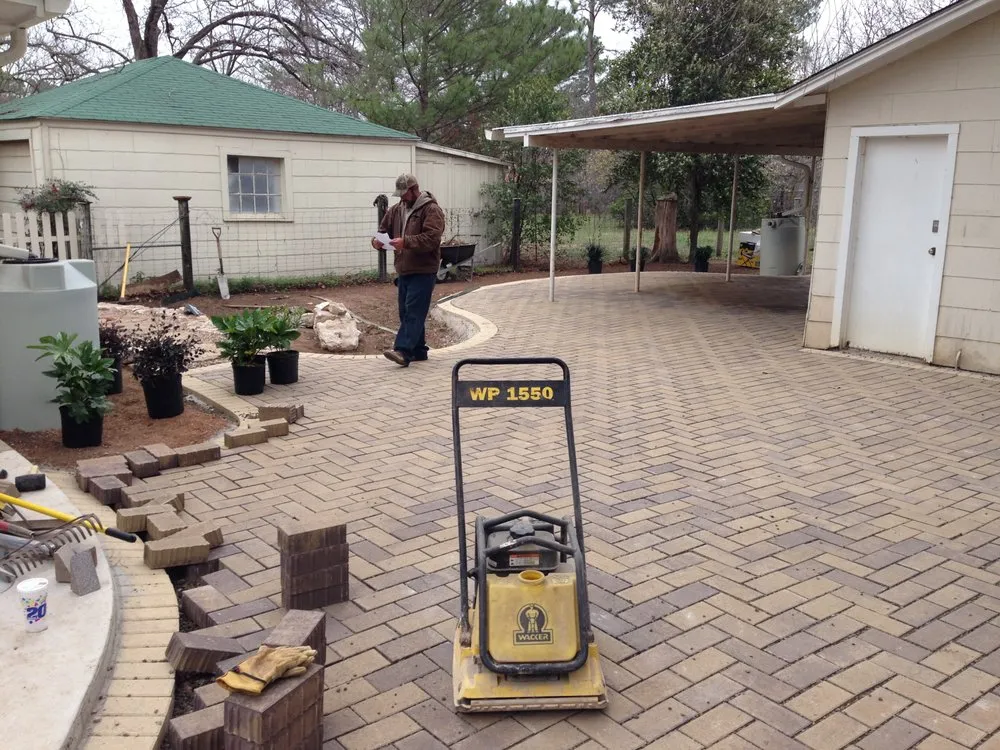 Top-rated outdoor landscaping experts serving Fredericksburg, TX - Hill Country Gardens