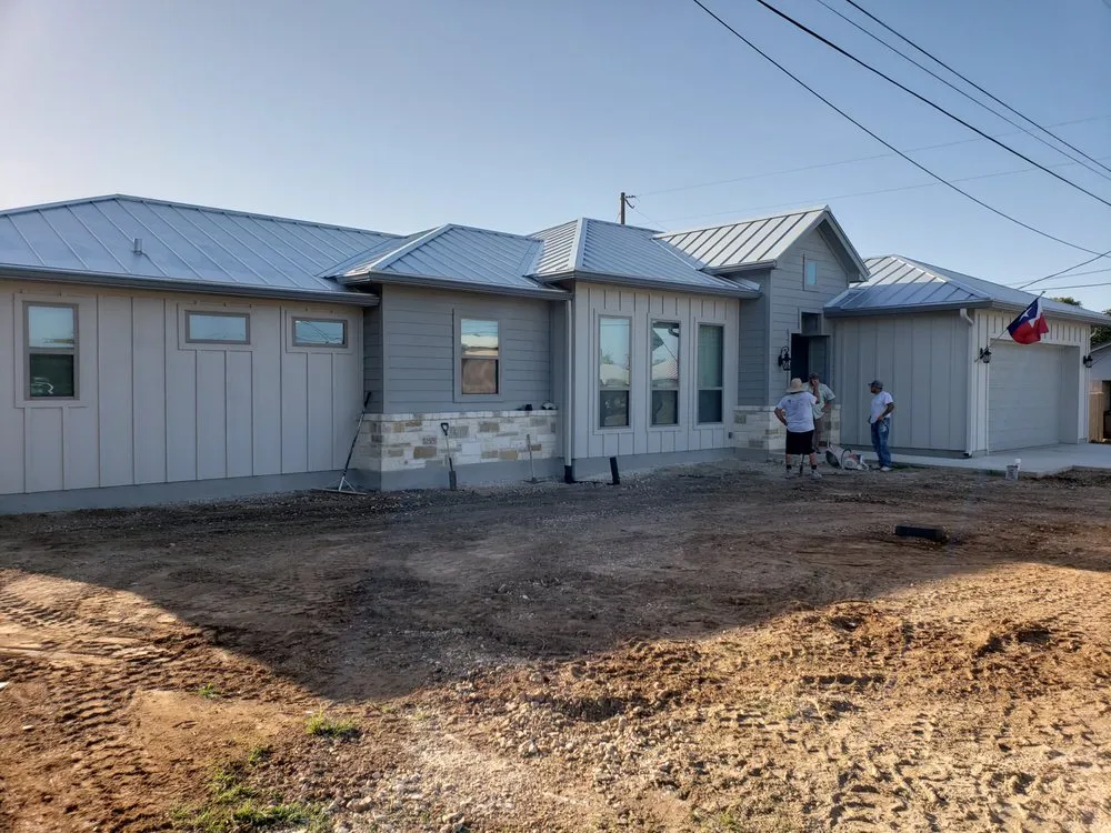 Professional yard maintenance experts serving Comfort, TX - Hill Country Sod