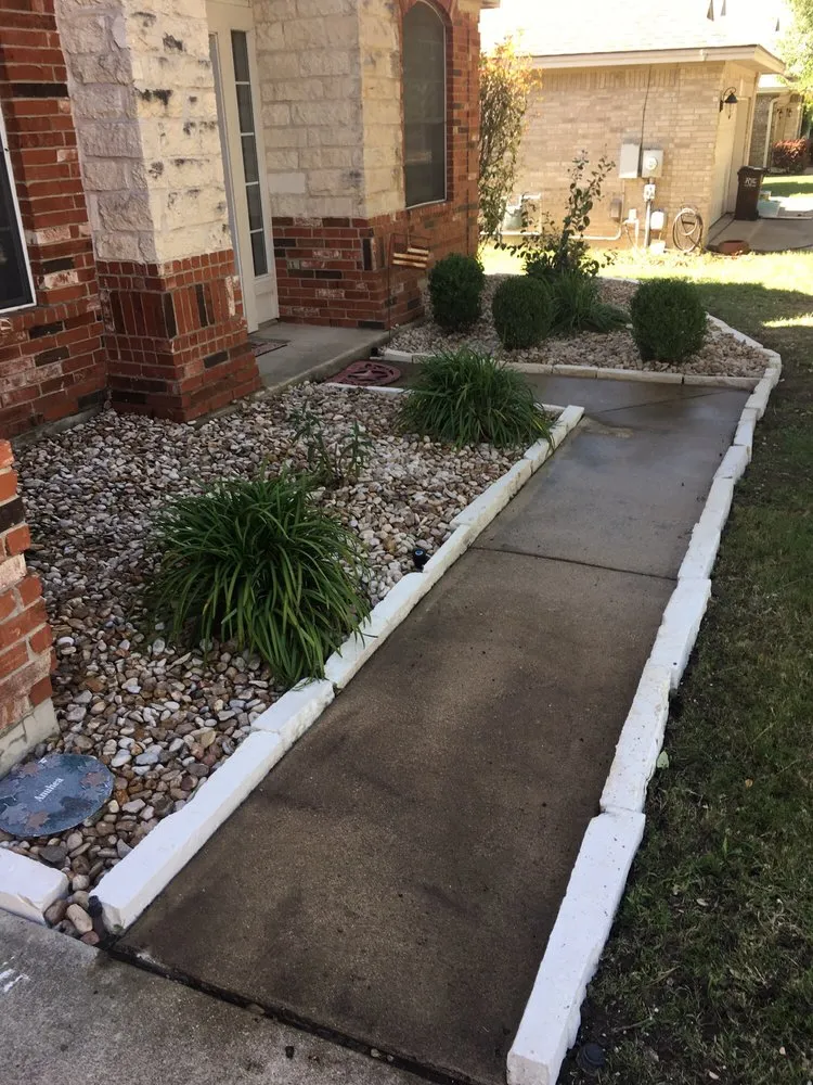 Custom garden landscaping experts serving Round Rock, TX - Hill Country Tree Trimming