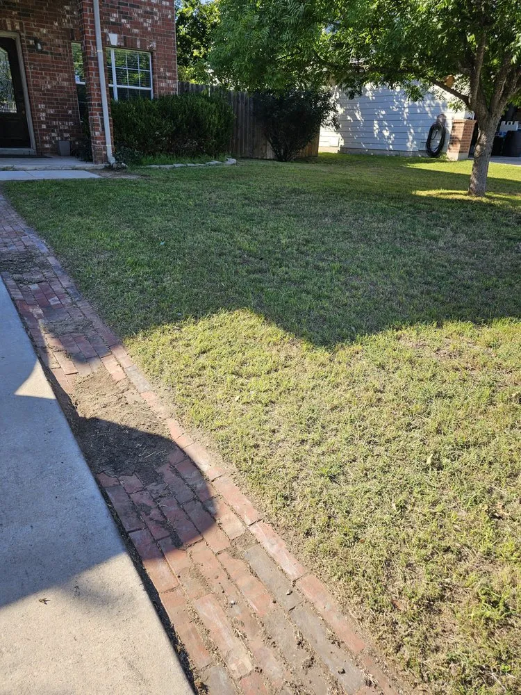 Affordable garden landscaping in New Braunfels, TX - Hill Cut Mowing