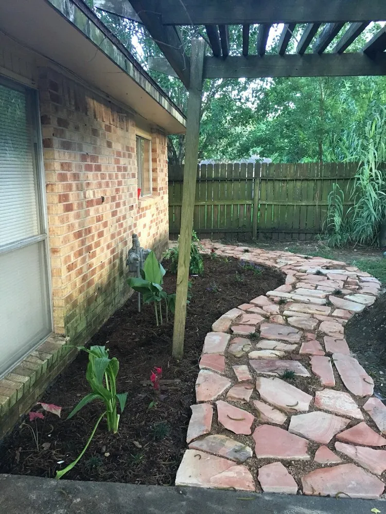 Trusted lawn mowing service in Clear Lake, TX - Hill Tree Landscape